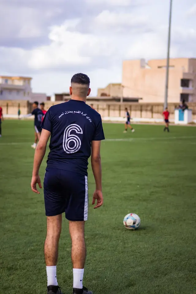 Central Midfielders: Progressive Passes and Line-Breaking Metrics