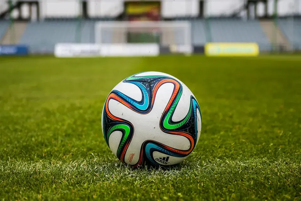 Impact of Contract Length on Player Transfer Fee and Market Value