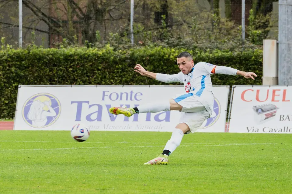 Possession Retention Under Pressure Drills: A Tactical Checklist for Building Composure