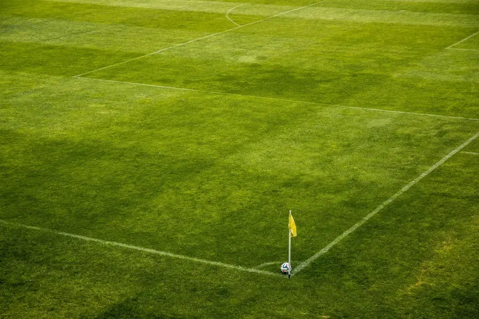 Sell-On Clause Negotiation Tactics: A Troubleshooting Guide for Football Clubs